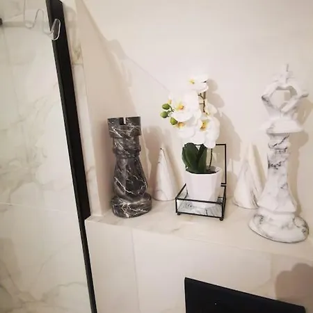 Gombruti14 Boutique *