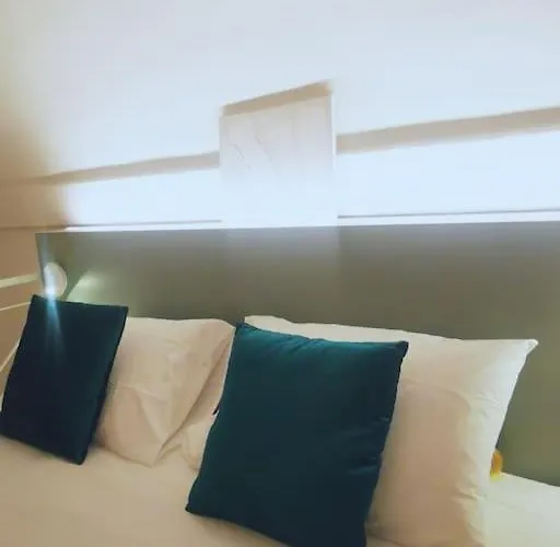 Gombruti14 Boutique بولونيا